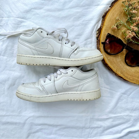 Jordan Other - Kids Jordan 1’s Low size 4